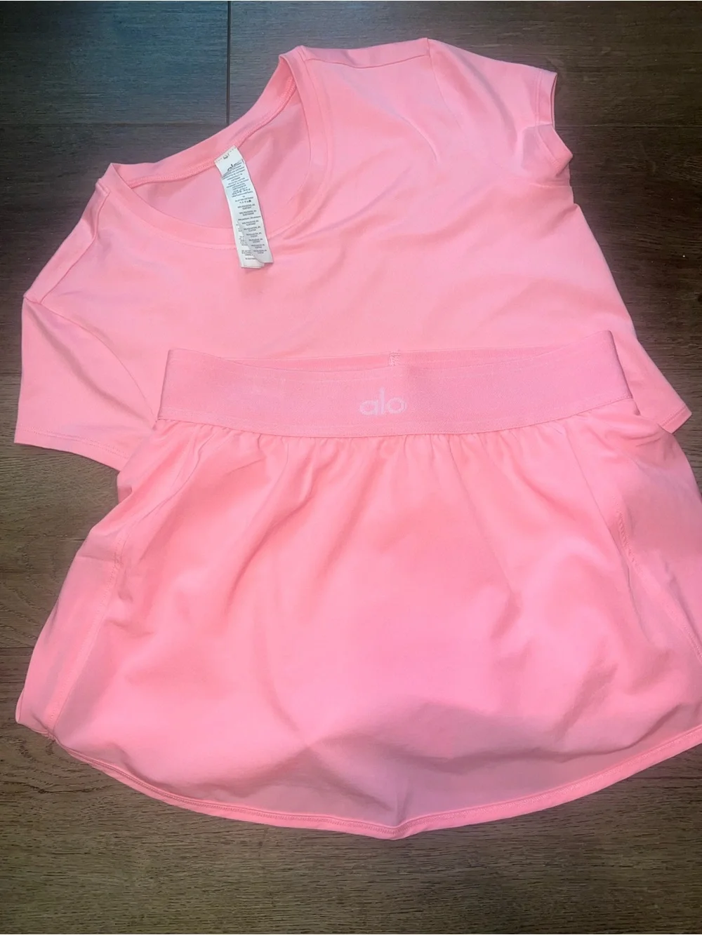 ALO Yoga Match Point skirt and top set NEON BUBBLEGUM HARD TO FIND SMALL - Picture 6 of 9